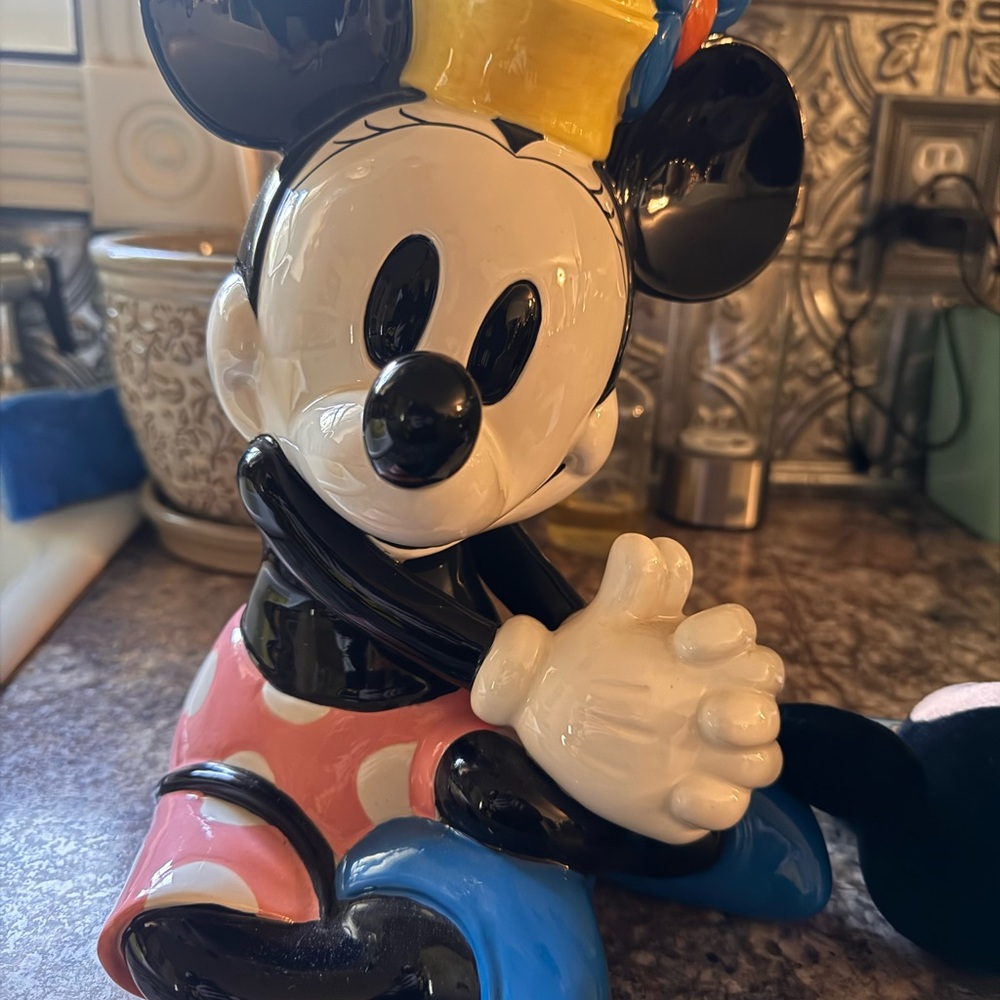 Mini Mouse Large music box..Schmit. Small world w free plush items.